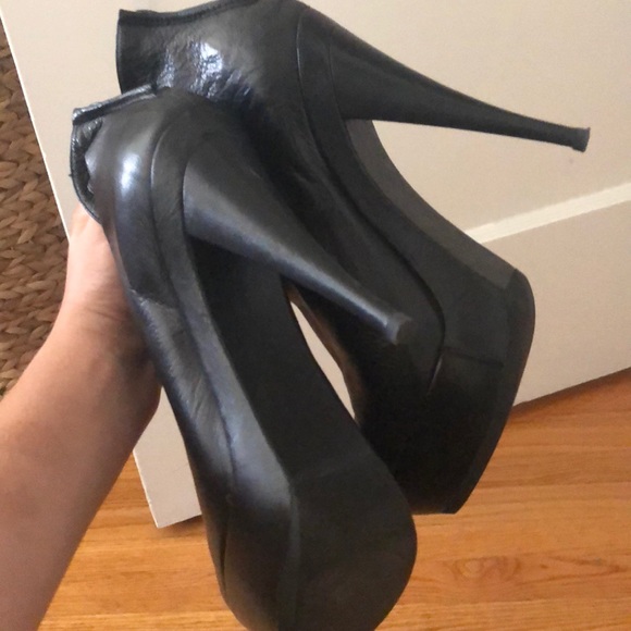 PURA LOPEZ, Black Leather Booties Heels - Picture 4 of 7